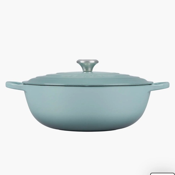 Le Creuset Enameled Cast Iron Signature Chef Dutch Oven - Sea Salt 7.5 qt - Picture 11 of 13